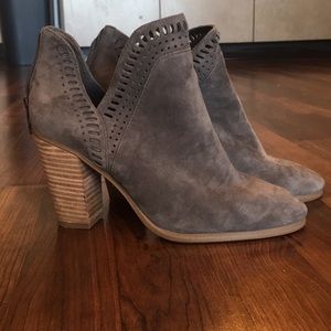 Vince Camuto Fileana Split Shaft Bootie - size 7.5